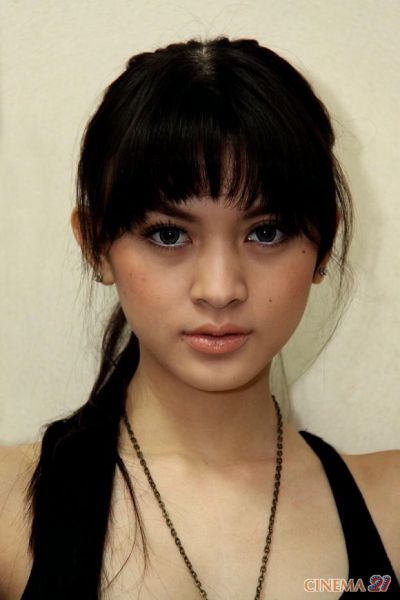 cinta laura bugil