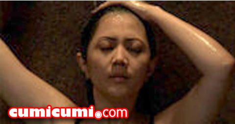 ngintip cewek mandi telanjang