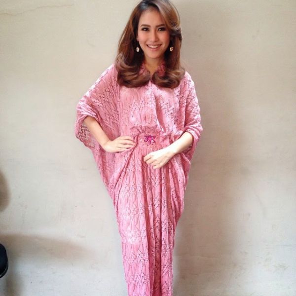 model rambut keriting