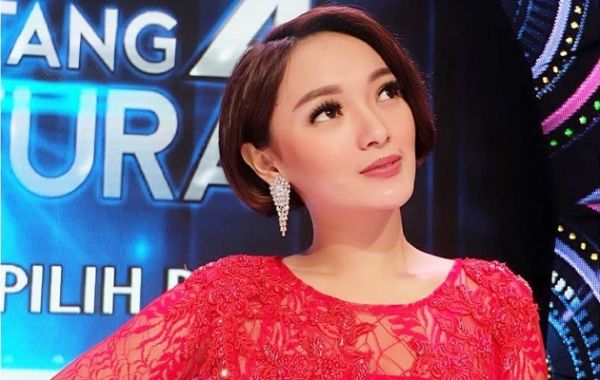 zaskia gotik selimut malam