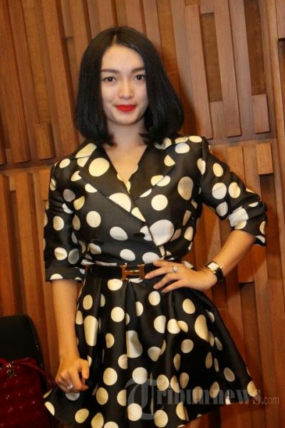 pertunangan zaskia gotik