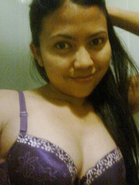gadis jilbab toket gede