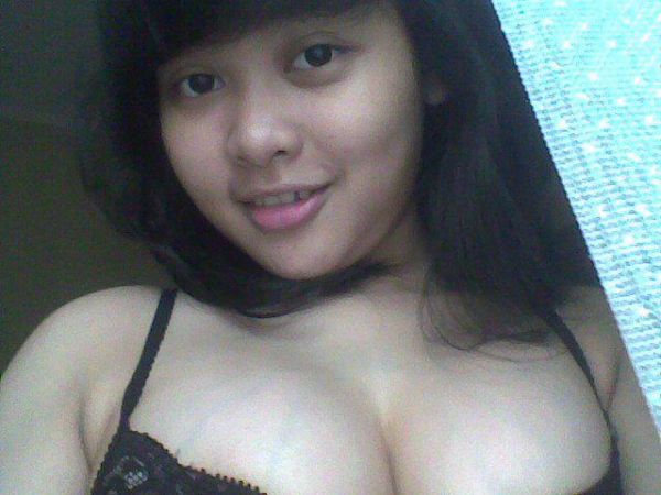 cewek jilbab bugil