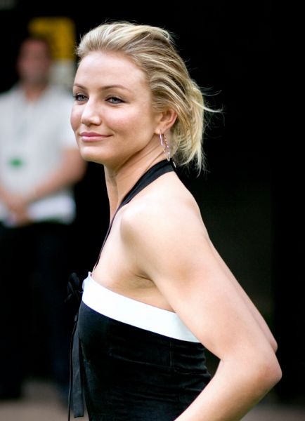 cameron diaz no clothing
