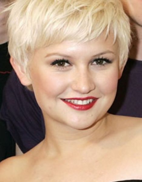 rambut pendek artis
