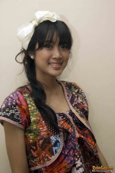 ngintip celana dalam teller bank