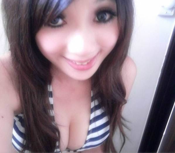 cewek jilbab bugil nyepong