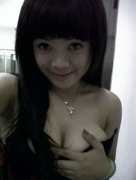 cewek mandi telanjang