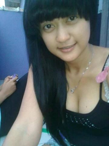 cewek jilbab bugil nyepong