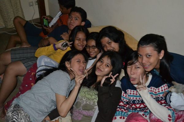 cewek lagi tidur
