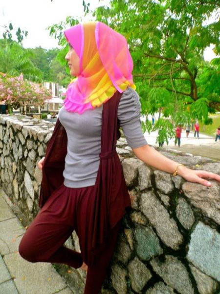 pembantu semok
