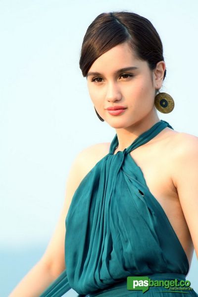 indonesian girl telanjang