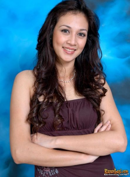 dina lorenza bugil