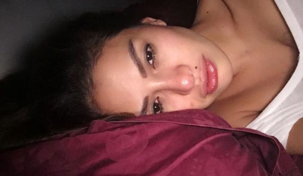 cewek tidur montok