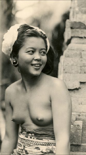 wanita bugil