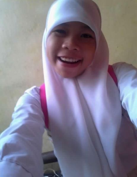 gadis smu bugil