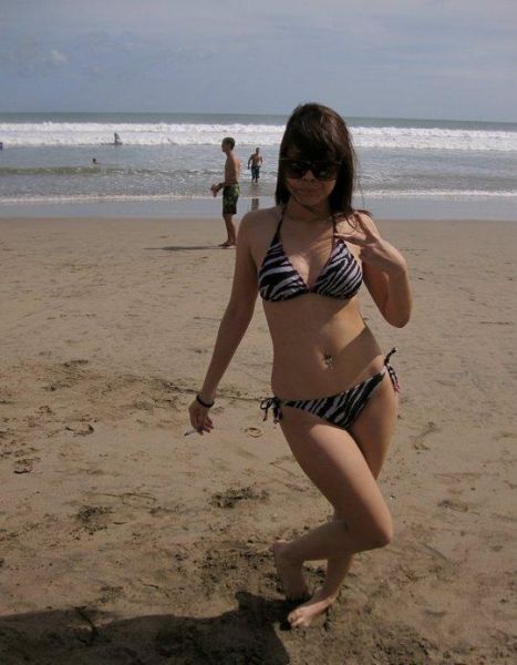 ngaceng di pantai