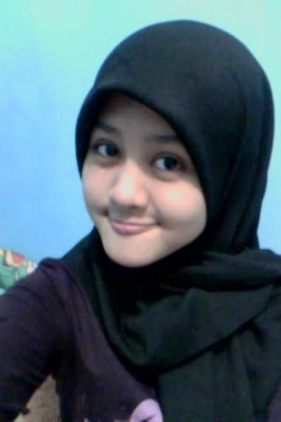 gadis berjilbab telanjang