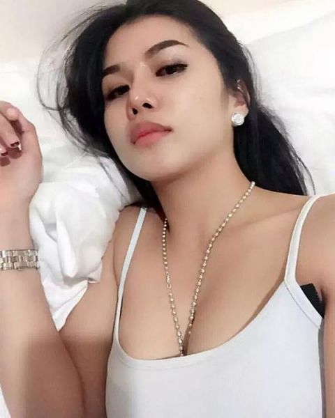 gadis jilbab bugil