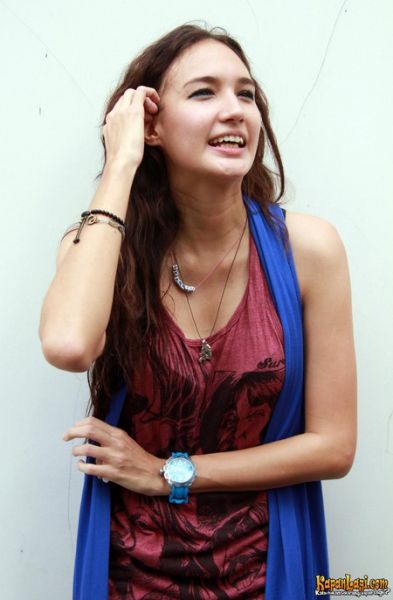 danielle udell gambar memek online
