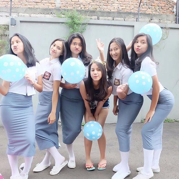 baju ketat pendek rok