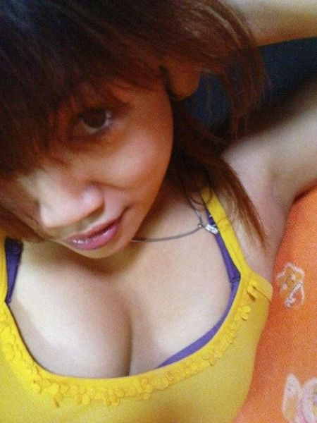 artis pakai baju transparan