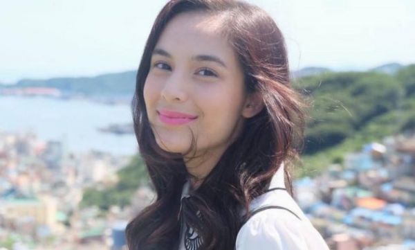 chelsea islan buka baju