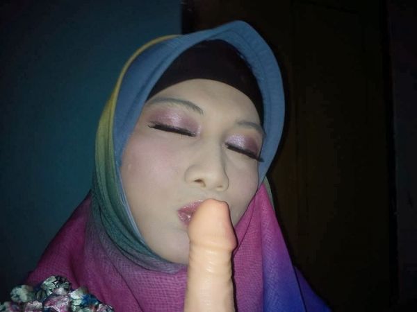 indo cewek jilbab ngemut