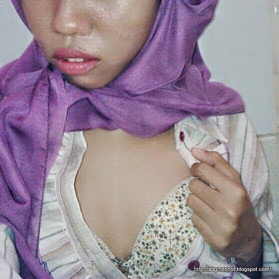tetek besar