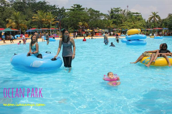 kolam renang mini