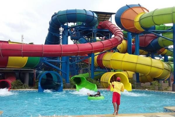kolam minimalis dengan batu alam palimanan