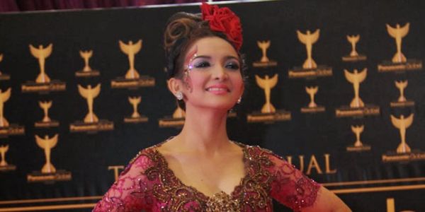 deswita maharani telanjang