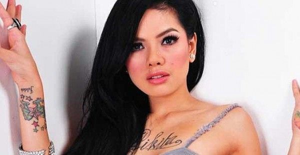 gambar cewek ngangkang