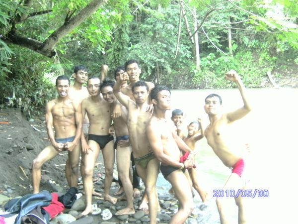 abg mandi di sungai