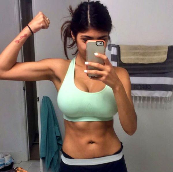 mia khalifa striptease