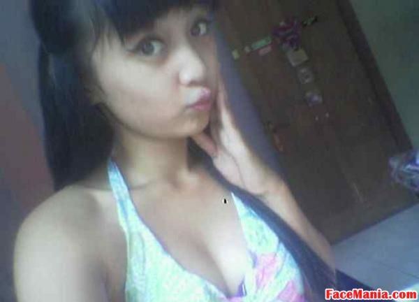 belahan dada rendah