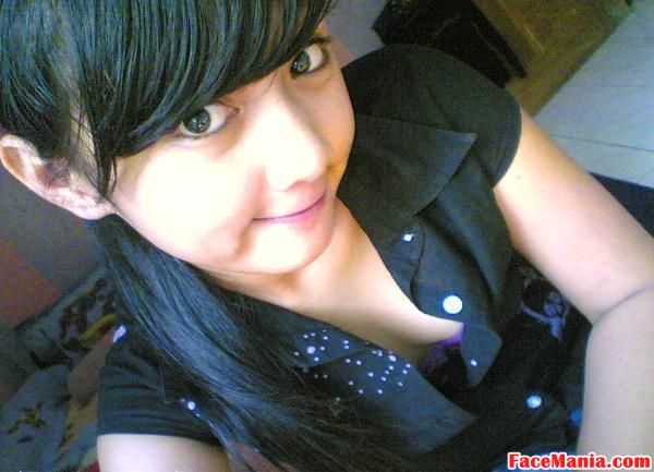 anzani adinda belahan dada