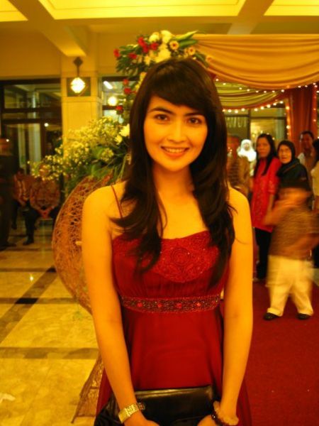 susu montok artis