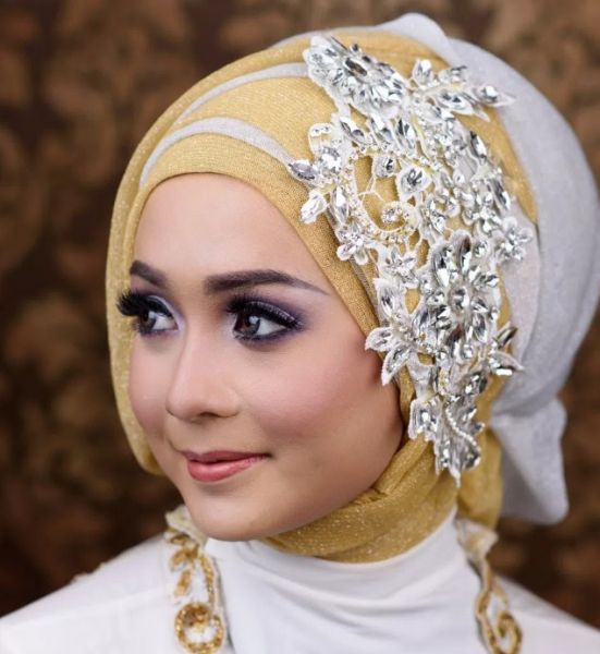 merias pengantin jilbab
