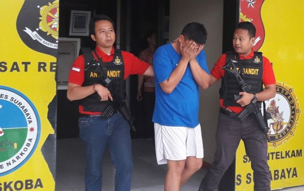 buka baju pns