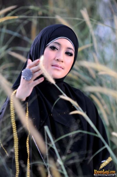 profil pipik dian irawati