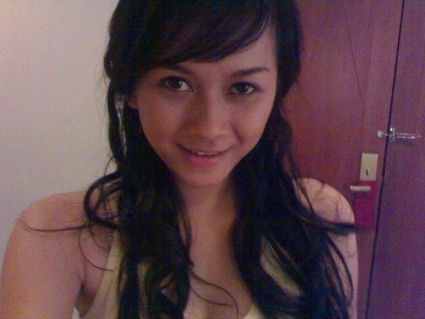 cinta laura bugil