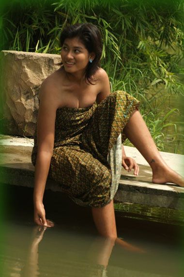 ngintip cewek mandi bugil