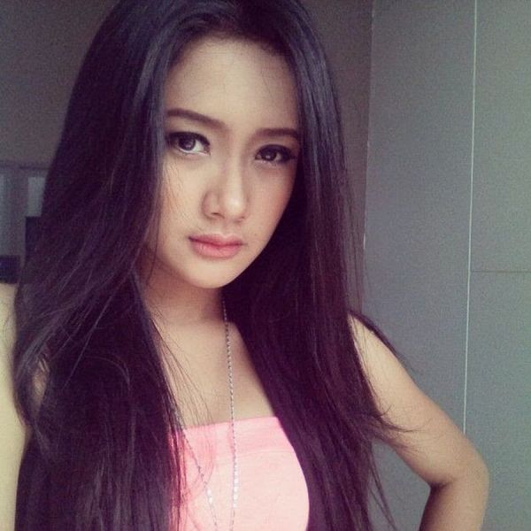 foto orang ciuman