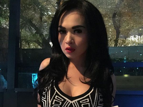 juwita bahar rok mini