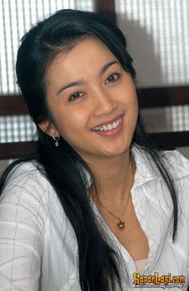 desi ratnasari mandi ngintip