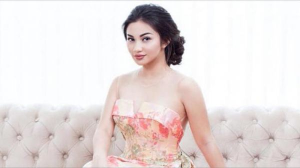 ariel tatum botak