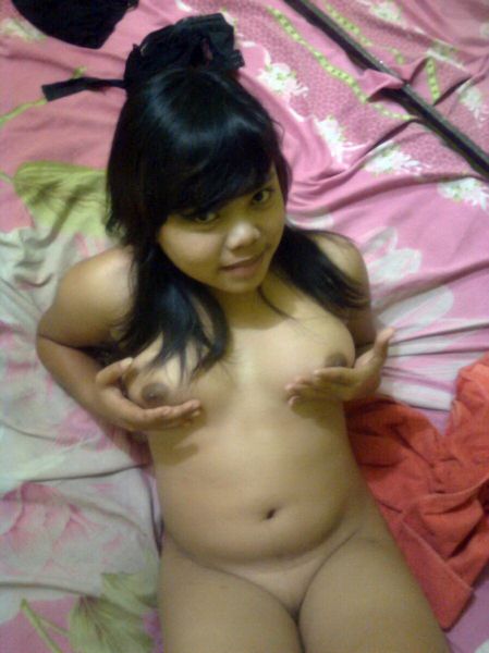 sandra dewi telanjang bulat