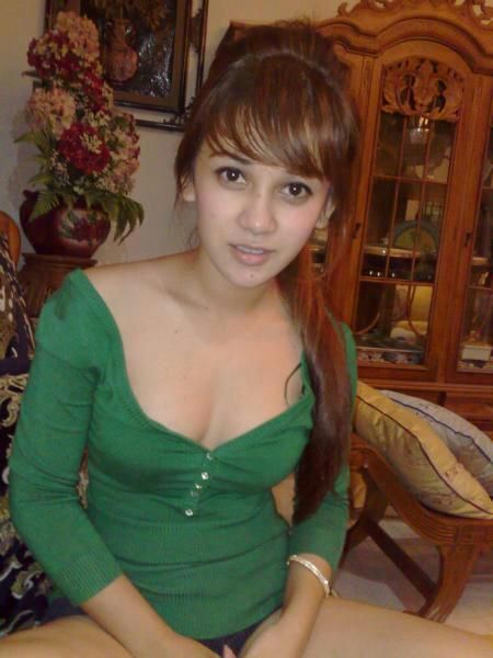 gadis belia bugil