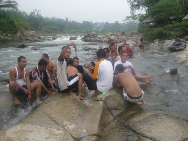 gadis desa mandi